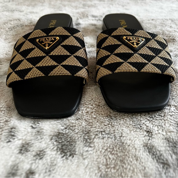 Like New PRADA Embroidered Triangle Logo Slides Sandals Mules size 37 EU / 7 US - Picture 4 of 11